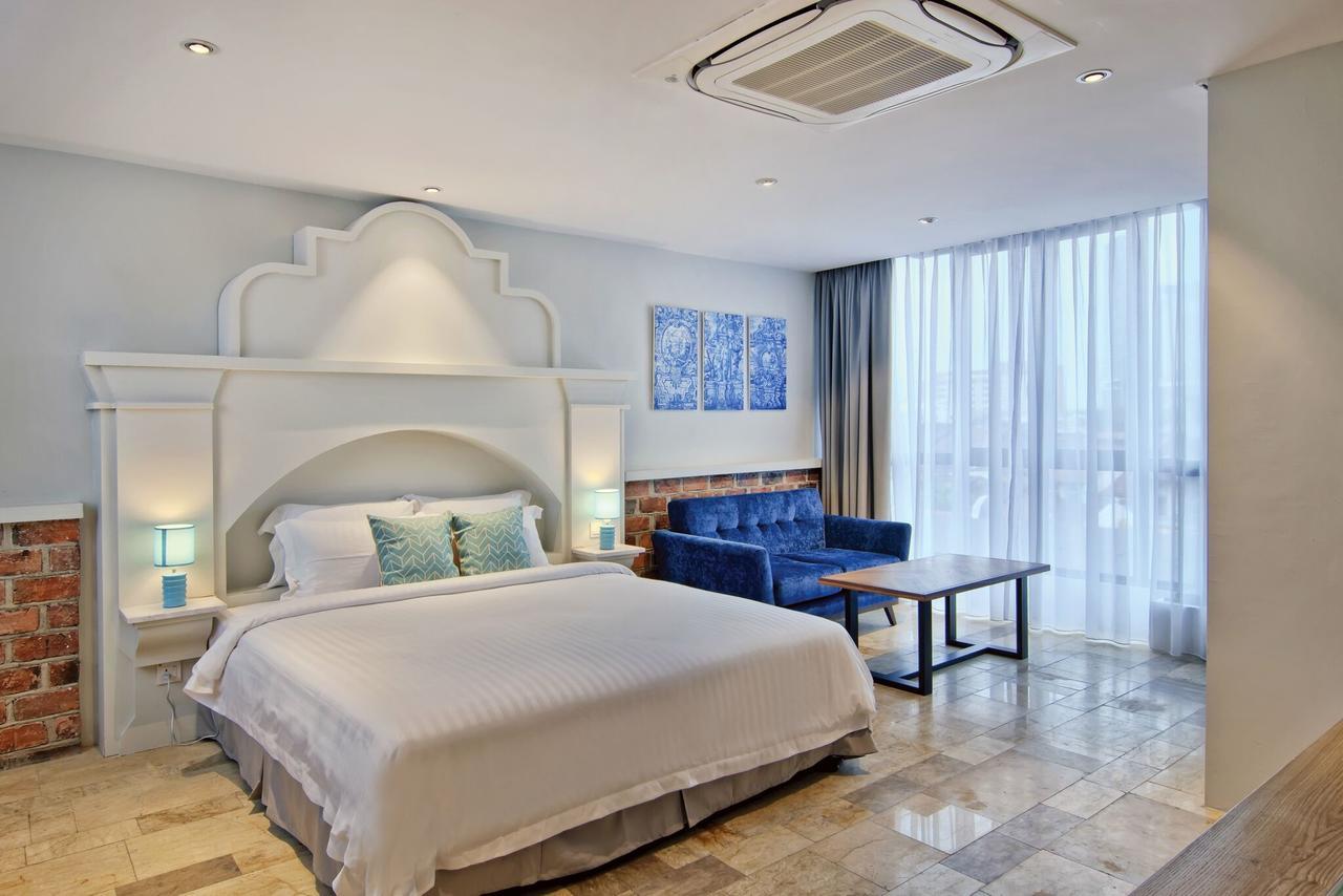 Timez Hotel Melaka Экстерьер фото